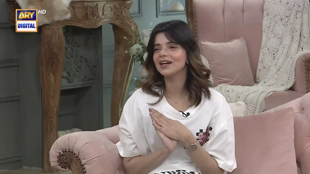 Srha Asghar Expresses Her Sadness Over the Death of Her Parrot