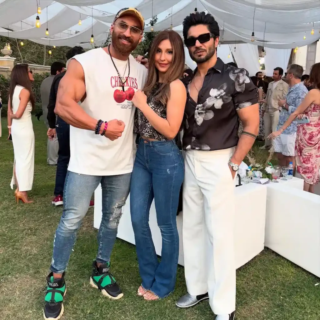 Ushna Shah Celebrates Her Birthday with Friends
