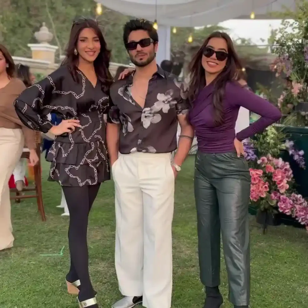 Ushna Shah Celebrates Her Birthday with Friends