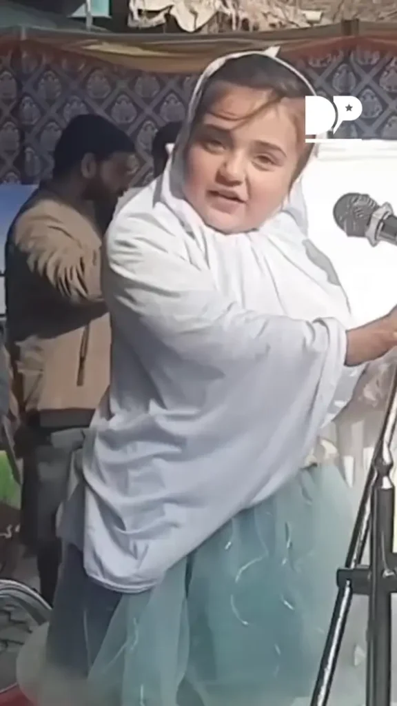 باپ کی اپنی بچی کی مدد کرنے کی خوبصورت ویڈیو وائرل ہو گئی۔