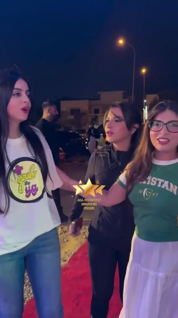 دانیر مبین اور ان کی بہن کو ایک حالیہ تقریب میں تنقید کا نشانہ بنایا گیا۔