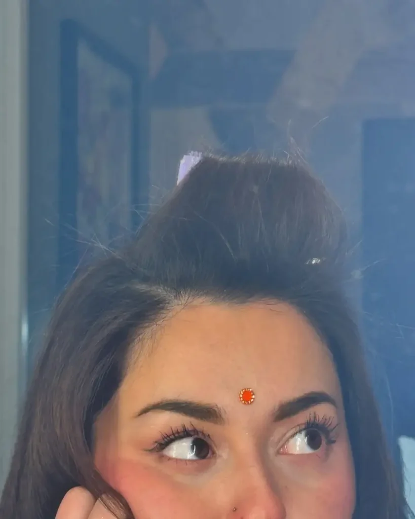 Hania Aamir Wishes Fans a Happy Holi by Donning Bindi