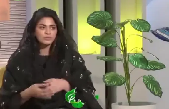 Hira Soomro Of Tere Bin Fame Loses Her Composure During a Live Ramzan Transmission